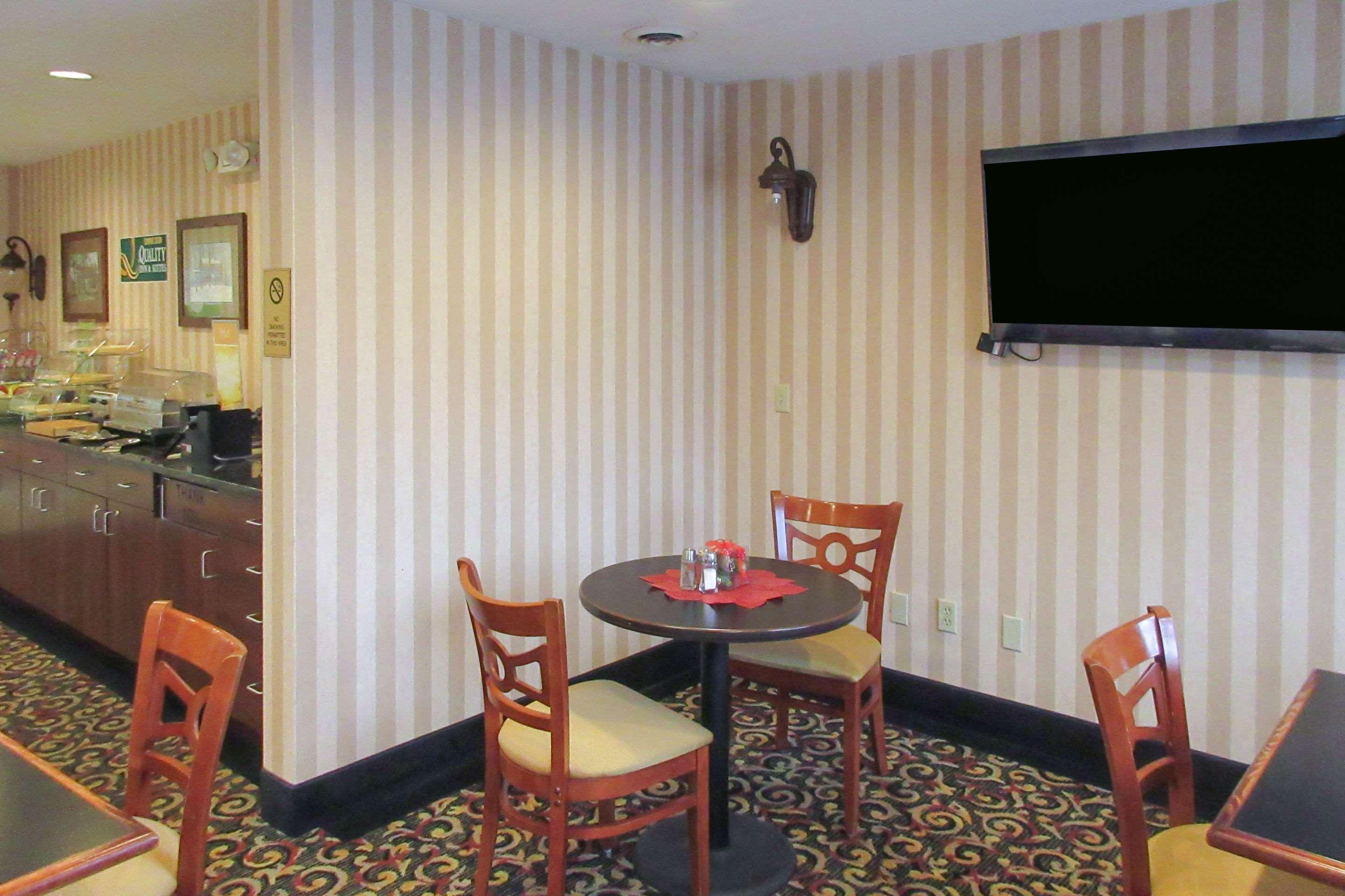 Quality Inn & Suites Prestonsburg Next To Mountain Arts Center Exterior photo