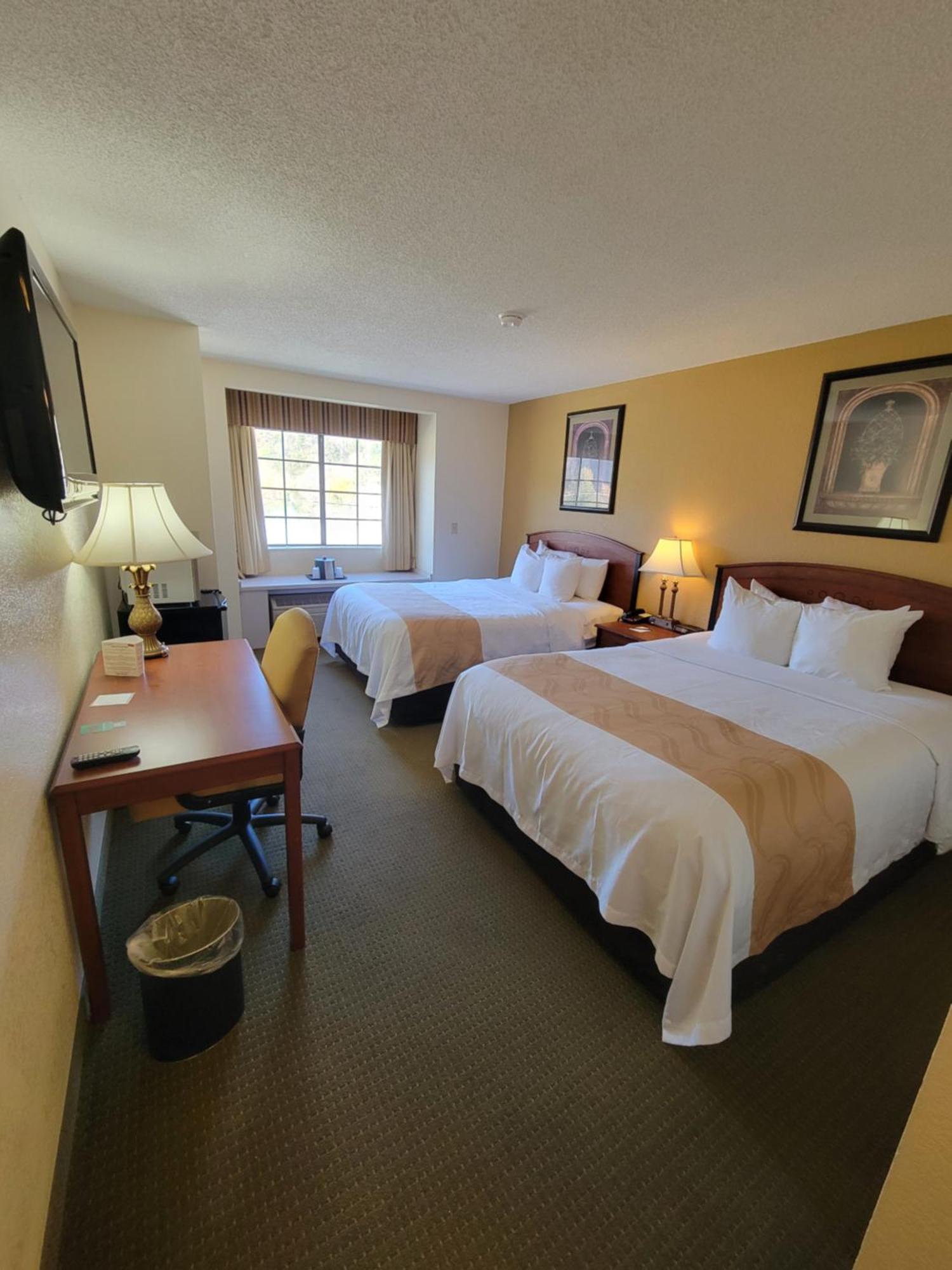 Quality Inn & Suites Prestonsburg Next To Mountain Arts Center Exterior photo