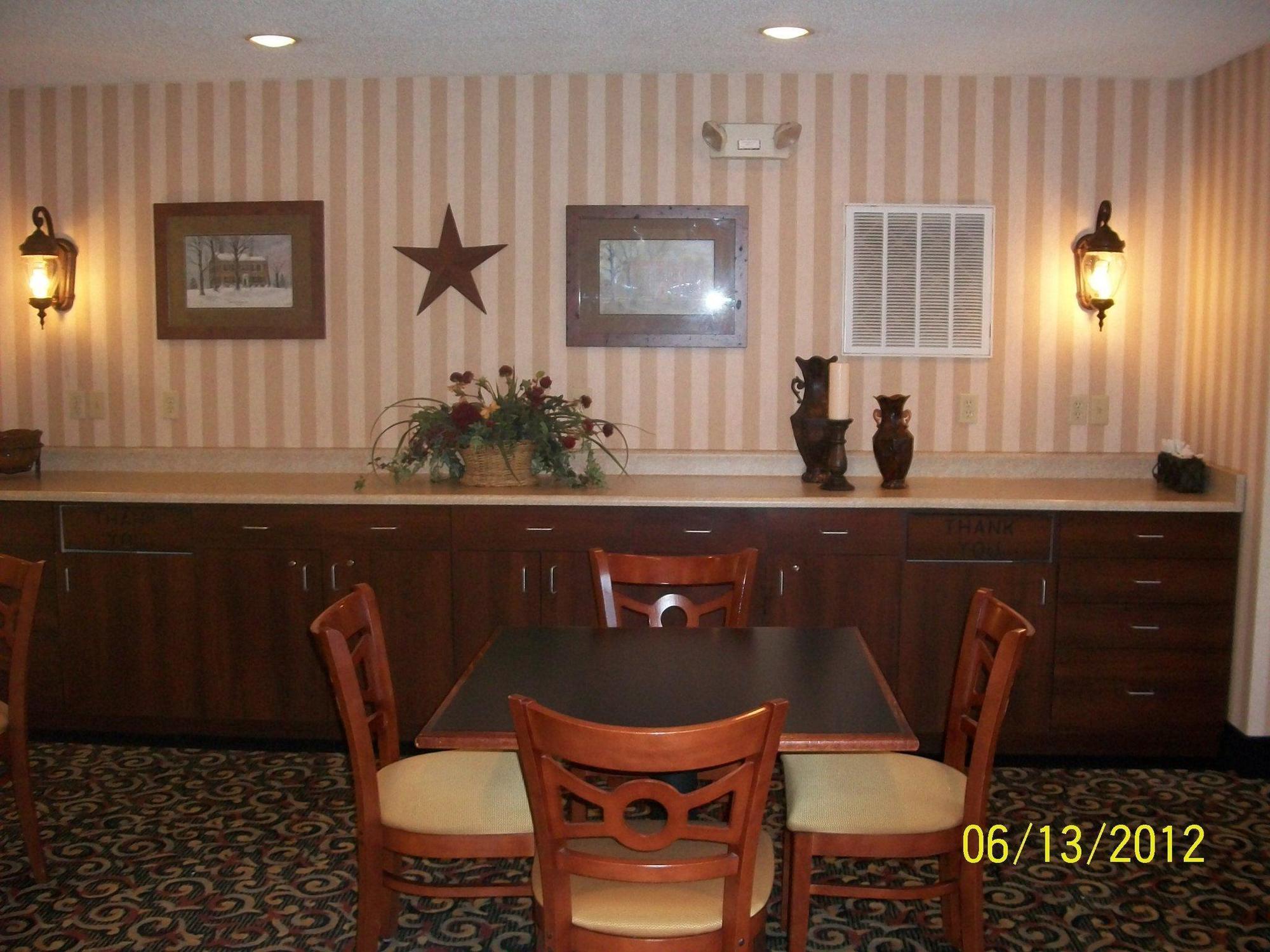 Quality Inn & Suites Prestonsburg Next To Mountain Arts Center Exterior photo